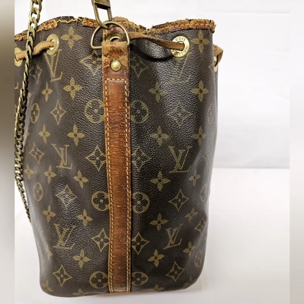 Louis Vuitton elegant louis